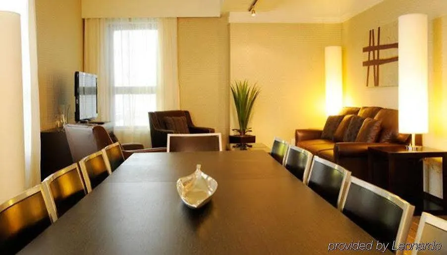 ****  Hotel De L'Ithq مونتريال كندا