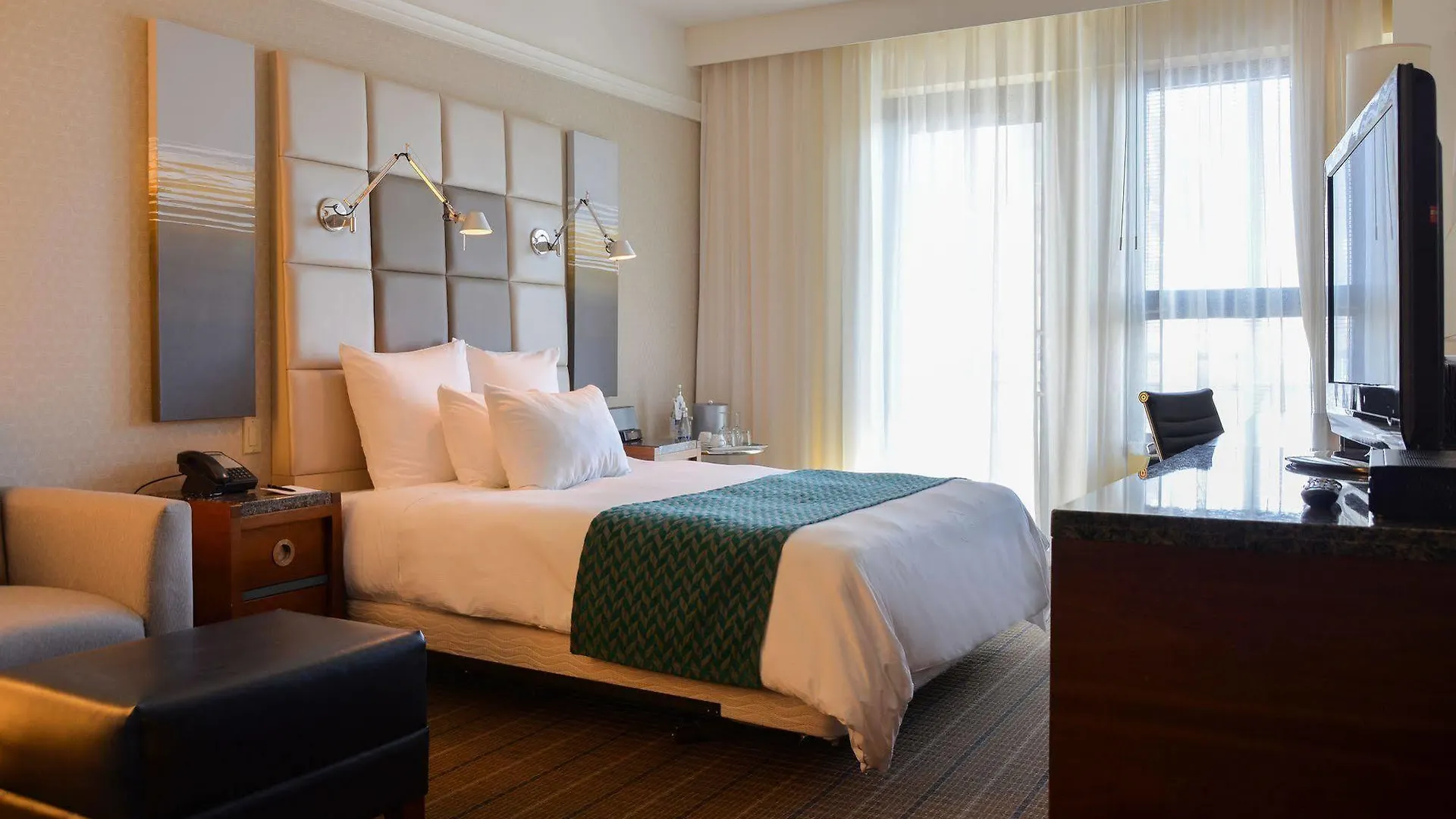 ****  Hotel De L'Ithq مونتريال كندا